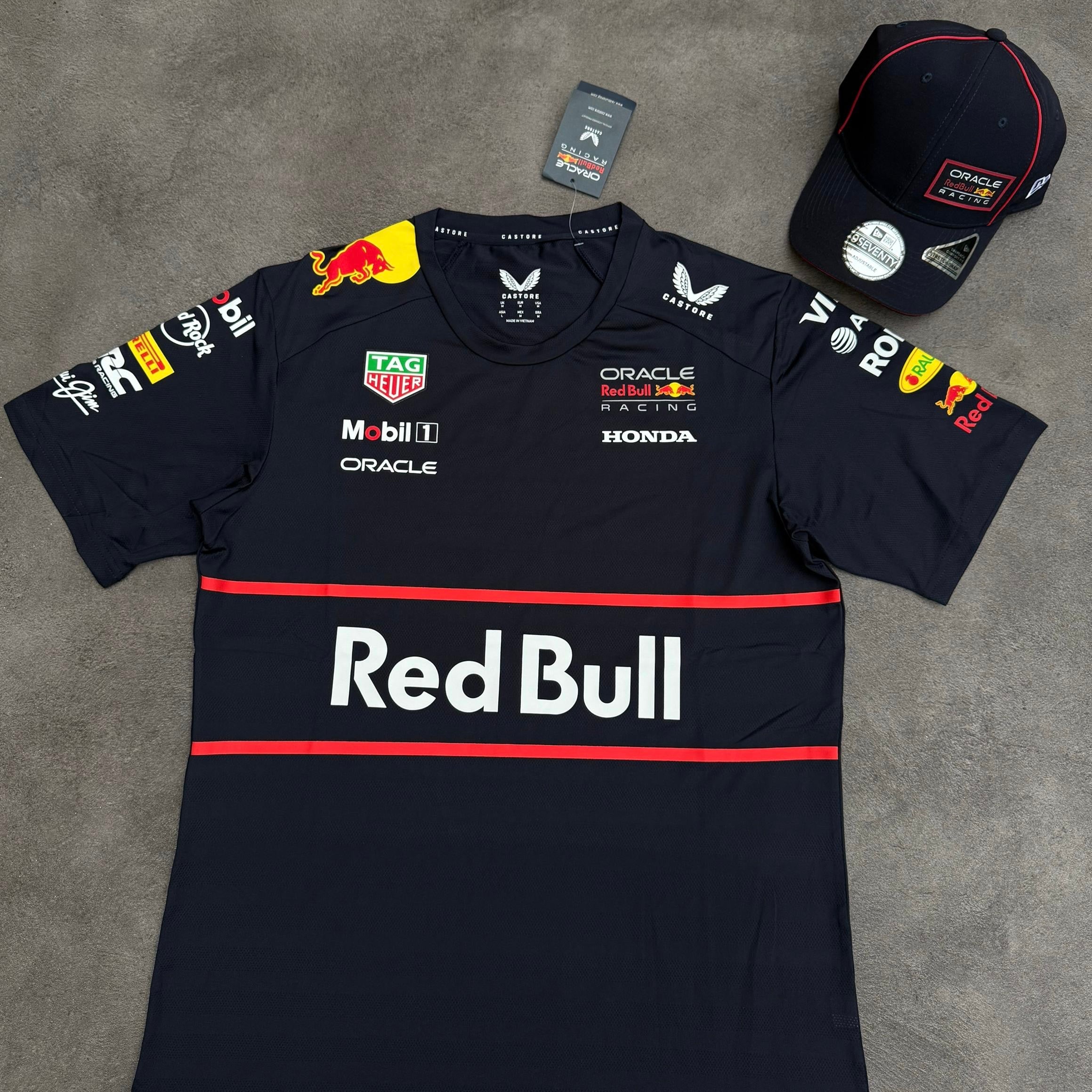 Maillot + Casquette Team Red Bull disponible