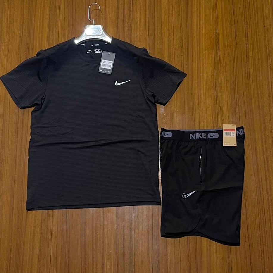 Ensemble Nike teeshirt + Short noir