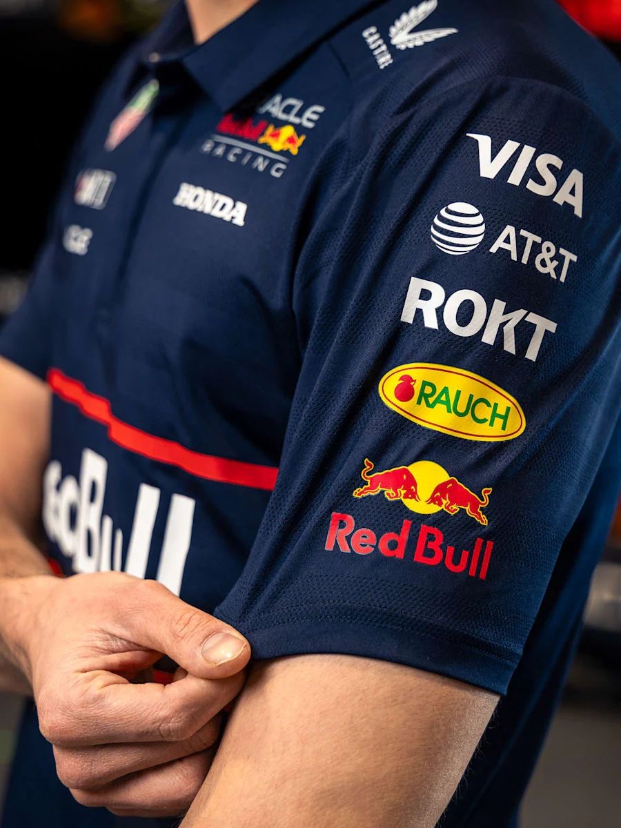 Lacoste Team Oracle Red Bull