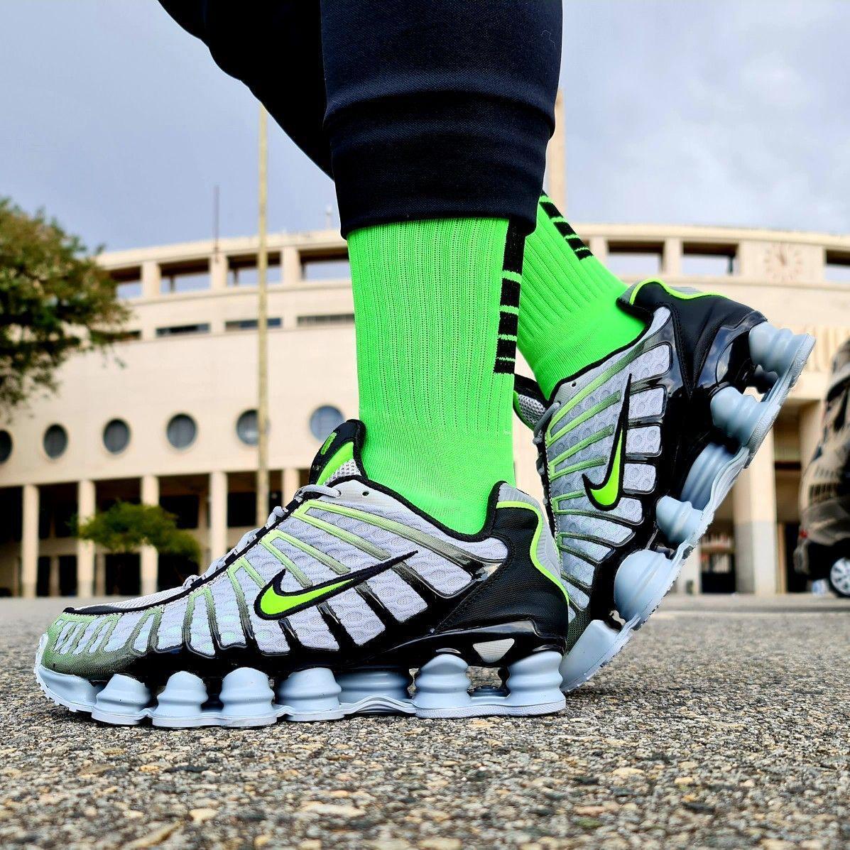 Chaussures Nike Shox vert